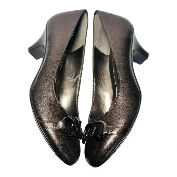Sofft Women's Size 9.5 Copper Brown Metallic Leather  2”Heels Preowned - Picture 2 of 8